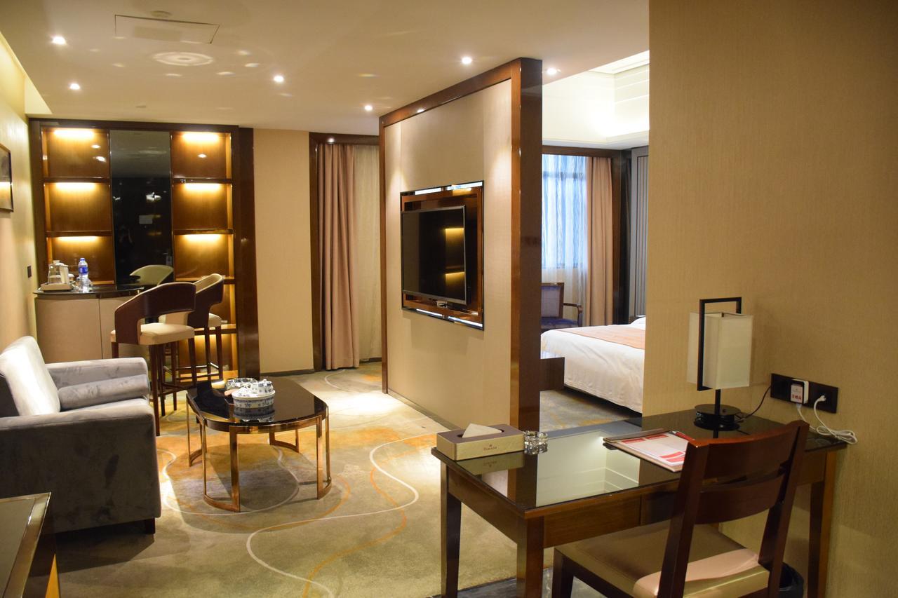 Ramada Foshan Hotel Exteriér fotografie